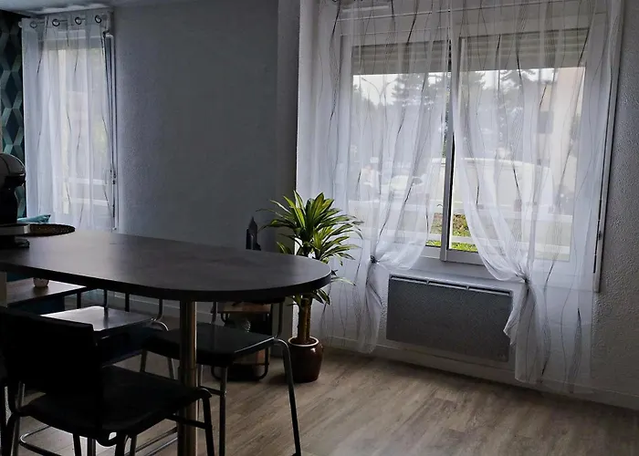 Chazy Pres De La Cité De L'espace *