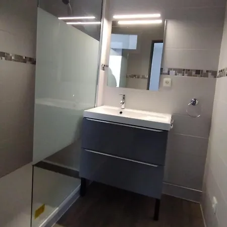 Апартаменты Chazy Pres De La Cite De L'espace *